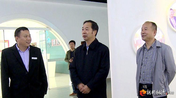 陳生斗來桃調研富硒農(nóng)業(yè)產(chǎn)業(yè)發(fā)展